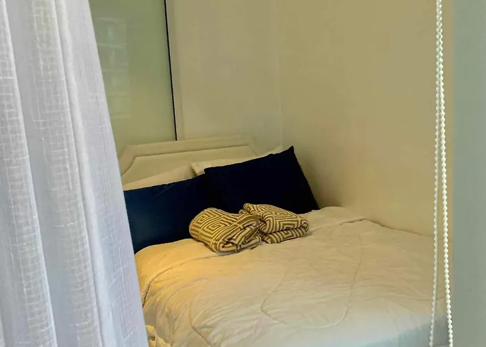 Quelson's Pad In Azure Beach Residences With Wave Pool Access *
