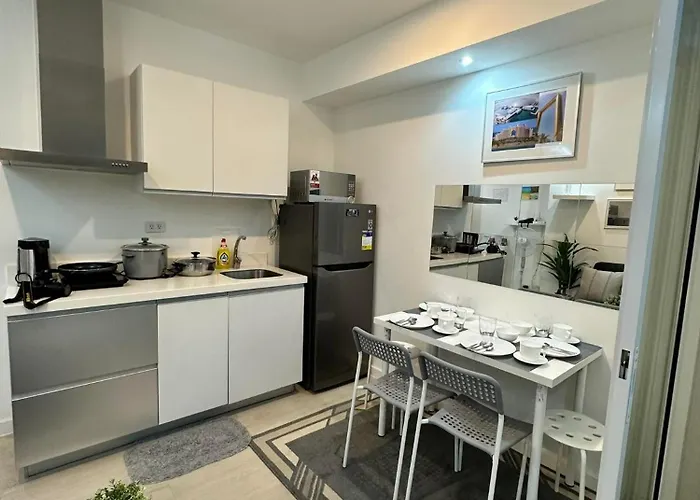 Quelson's Pad In Azure Beach Residences With Wave Pool Access 아파트호텔 마닐라