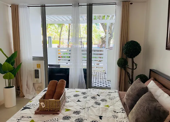 아파트호텔 Quelson's Pad In Azure Beach Residences With Wave Pool Access 마닐라