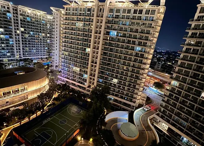Quelson's Pad In Azure Beach Residences With Wave Pool Access *