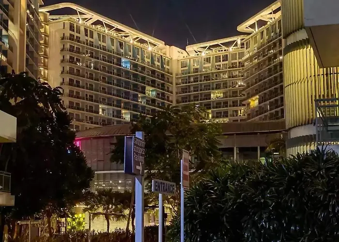 Quelson's Pad In Azure Beach Residences With Wave Pool Access *